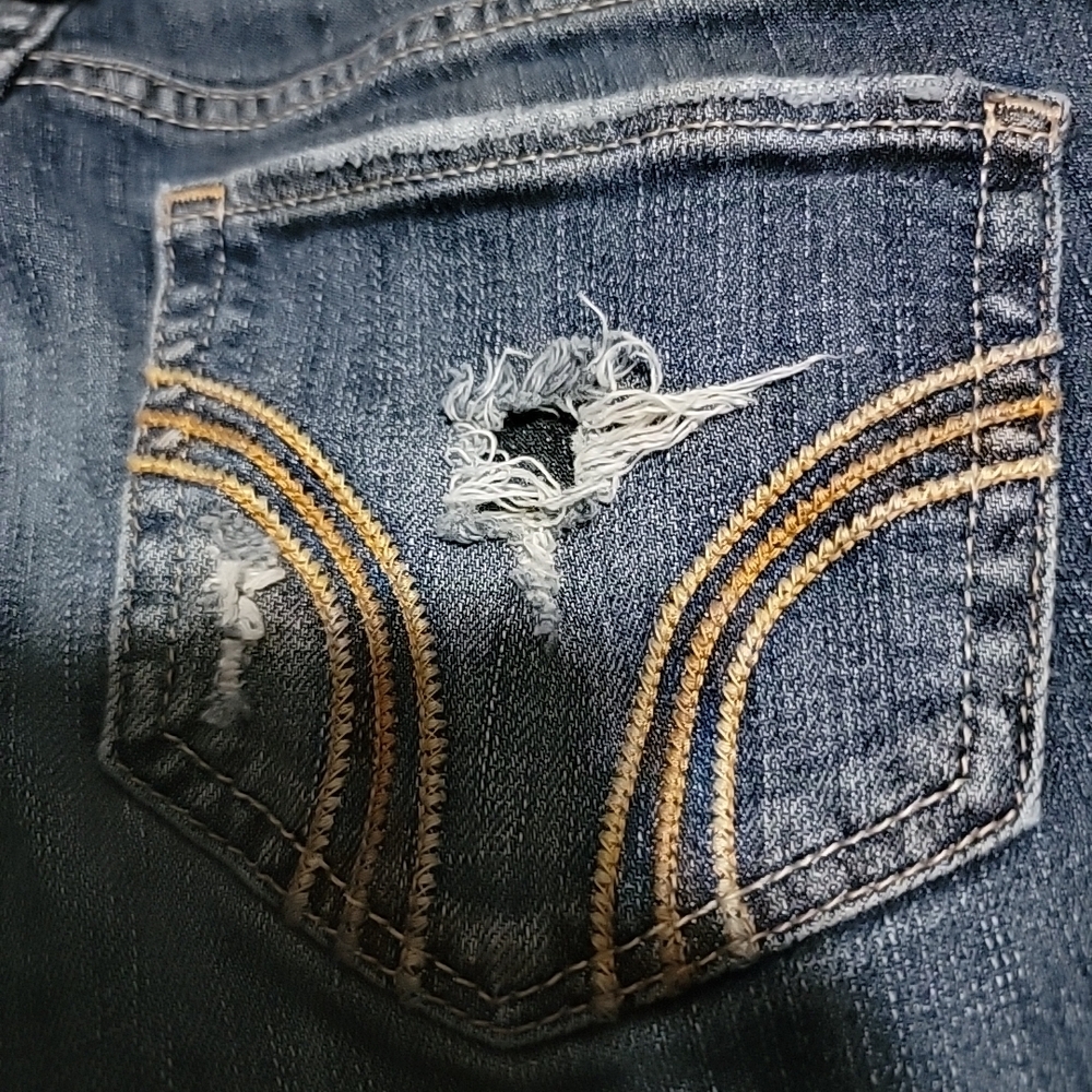 Hollister Women's Blue Distressed Straight Leg Jeans - Picture 4 of 9